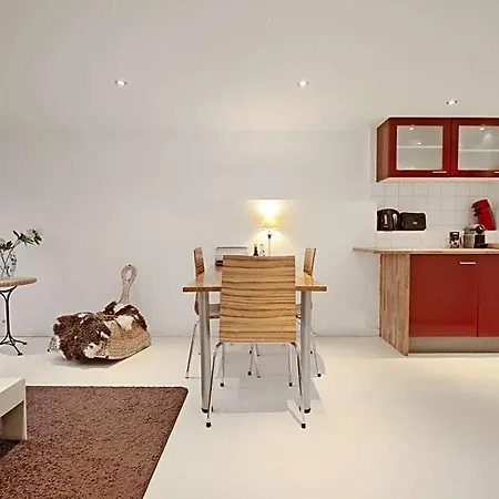 Romantic Jordaan Canalsuite Near Anne Frank House Guest house Amsterdam
