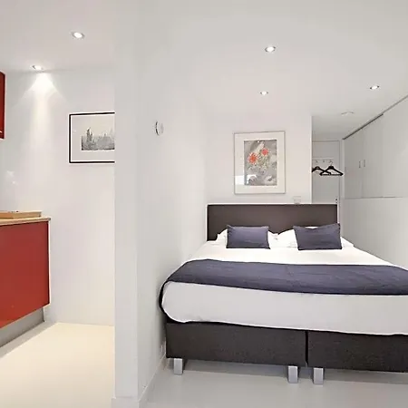 Guest house Romantic Jordaan Canalsuite Near Anne Frank House