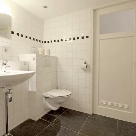 Romantic Jordaan Canalsuite Near Anne Frank House 3*